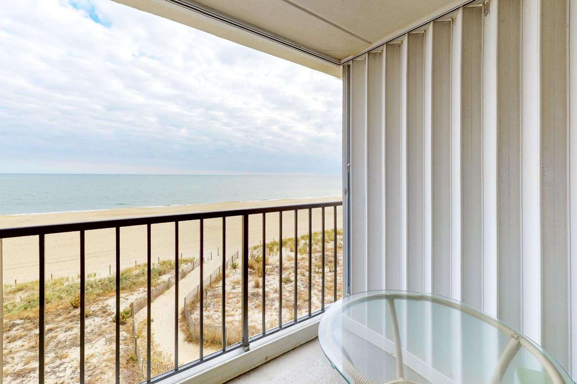 Waikiki Condos Ocean City Ruang foto